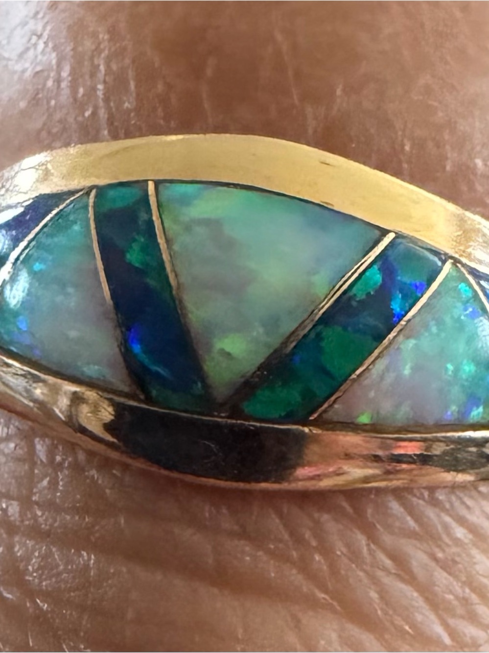 Elegant Vintage 14K Yellow Gold Australian and Black Opal Ring
